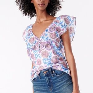 NWT Ruffle V-neck top in floral vine block print